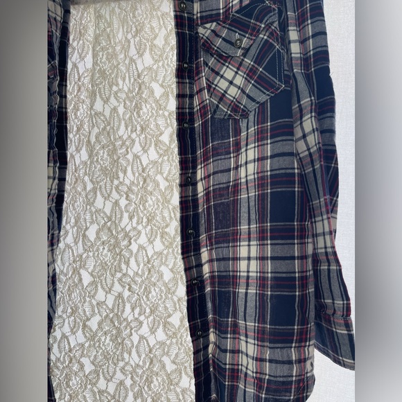 ALTERD STATE WOMENS LACE BACK FLANNEL - Picture 2 of 7